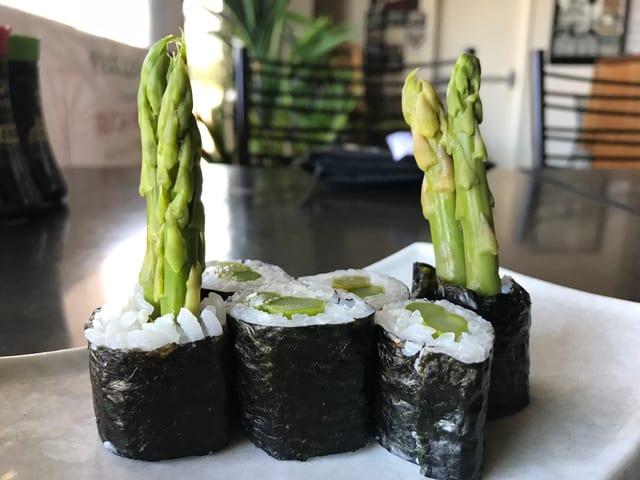  Asparagus Maki.